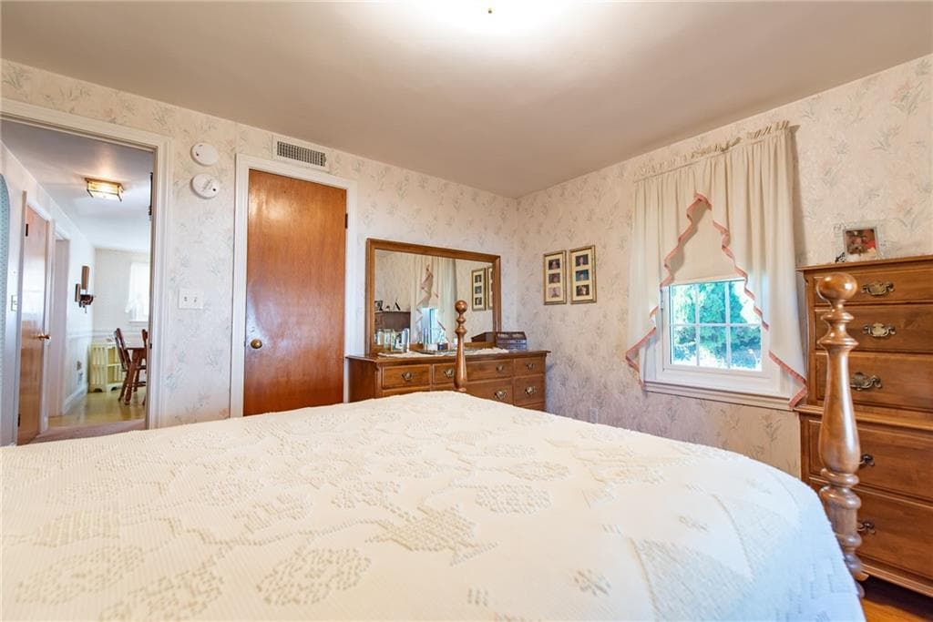 Single Family Residence at 23 Scotland Road, Cranston, photo 15 of 34