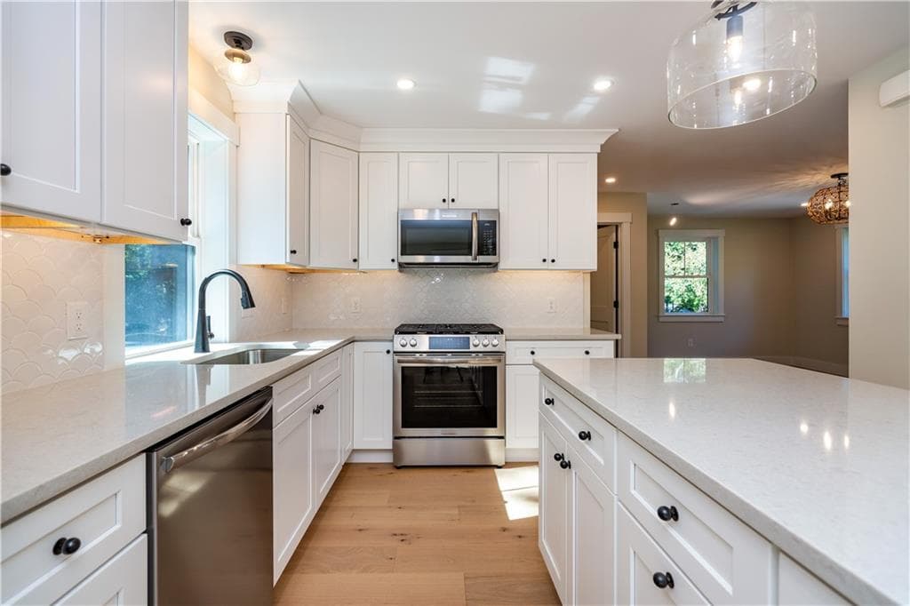 Single Family Residence at 216 South Pier Road, Narragansett, photo 15 of 50
