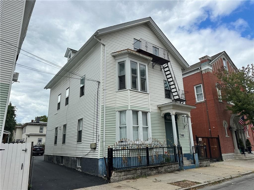 89 America Street