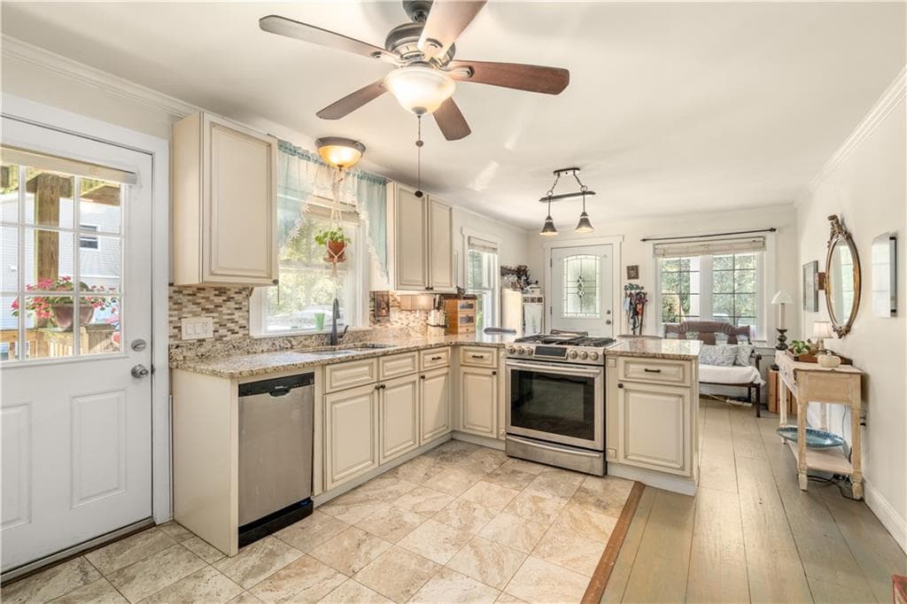 Multi Family at 1370 Boston Neck Road, Narragansett, photo 19 of 29