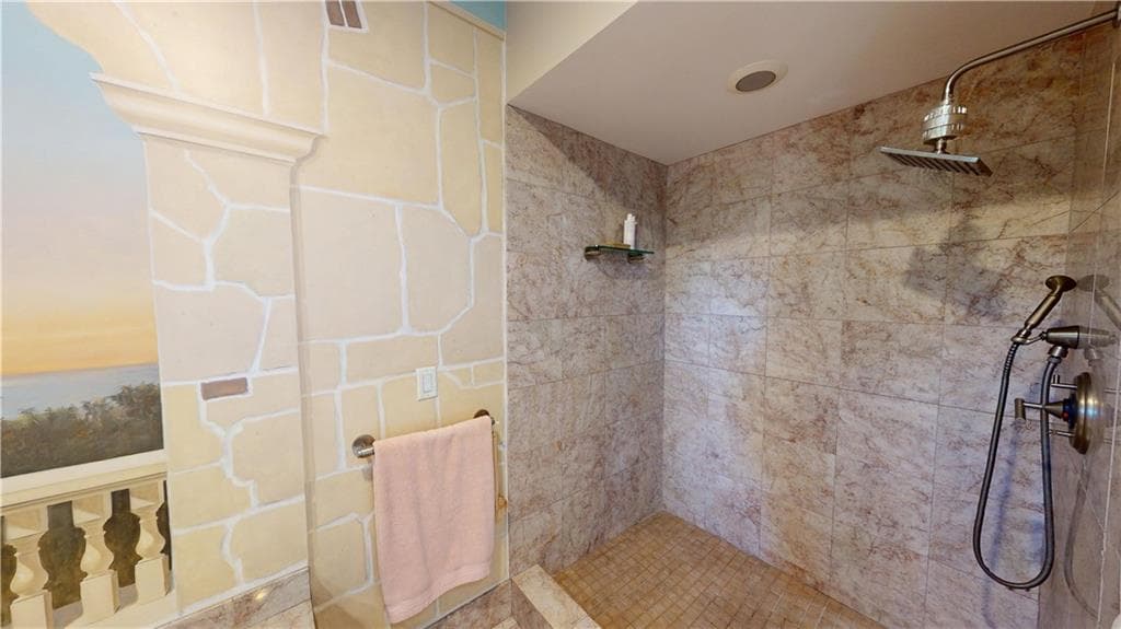 Single Family Residence at 28 Capri Drive, Johnston, photo 27 of 44
