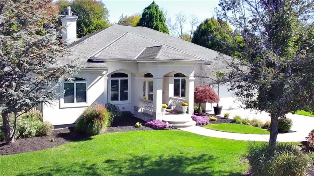 Single Family Residence at 28 Capri Drive, Johnston, photo 2 of 44