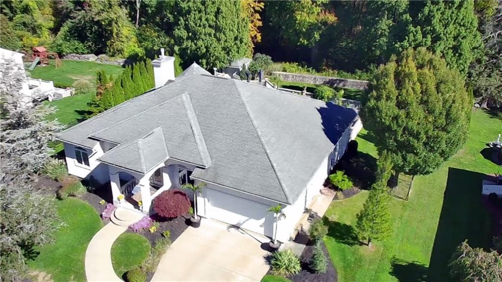 Single Family Residence at 28 Capri Drive, Johnston, photo 6 of 44