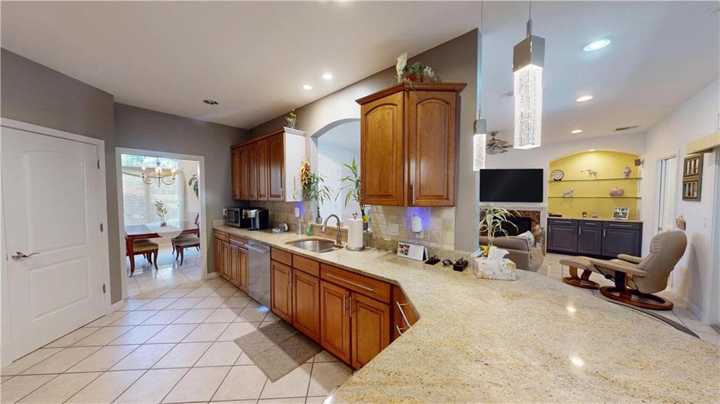 Single Family Residence at 28 Capri Drive, Johnston, photo 13 of 44