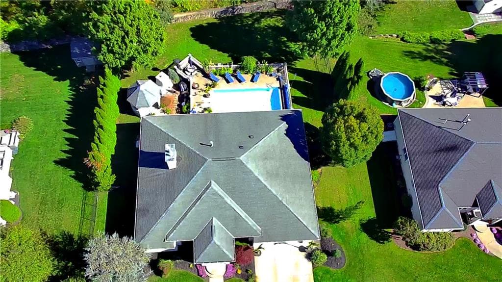 Single Family Residence at 28 Capri Drive, Johnston, photo 43 of 44
