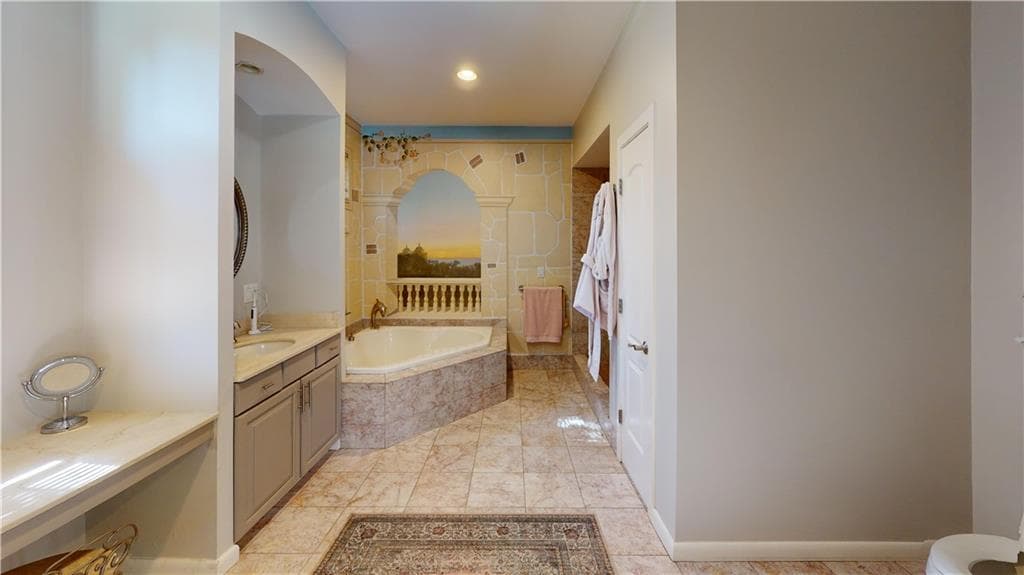 Single Family Residence at 28 Capri Drive, Johnston, photo 28 of 44