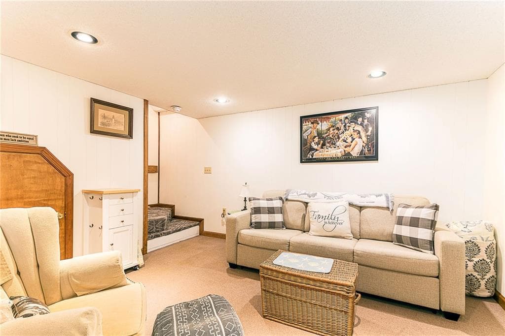Condominium at 18 Acorn Court UNIT F2, South Kingstown, photo 27 of 33
