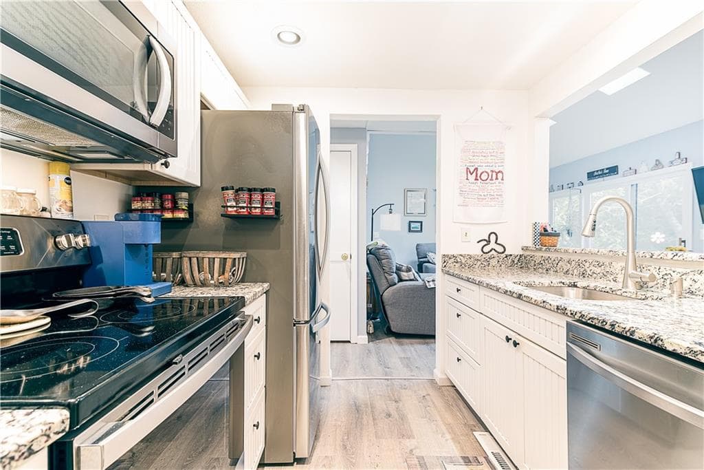 Condominium at 18 Acorn Court UNIT F2, South Kingstown, photo 17 of 33