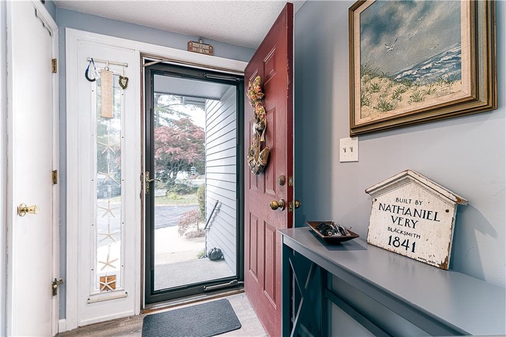 Condominium at 18 Acorn Court UNIT F2, South Kingstown, photo 3 of 33