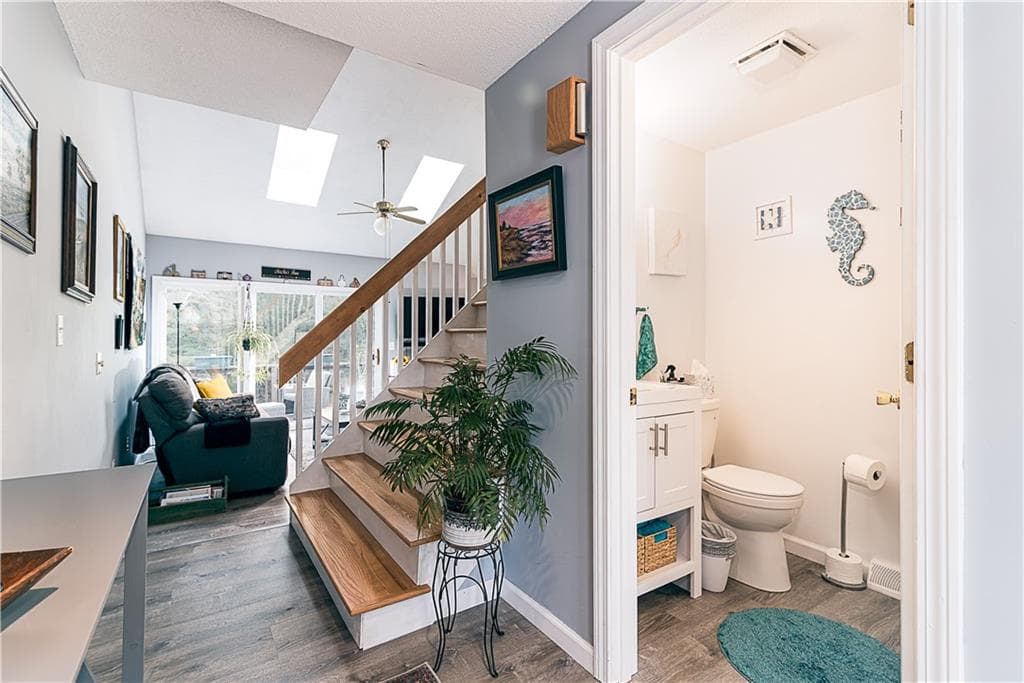 Condominium at 18 Acorn Court UNIT F2, South Kingstown, photo 5 of 33