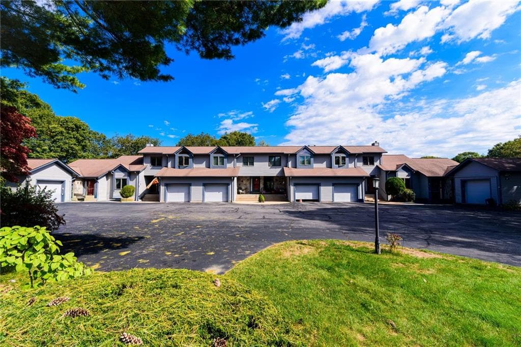 Condominium at 18 Acorn Court UNIT F2, South Kingstown, photo 33 of 33