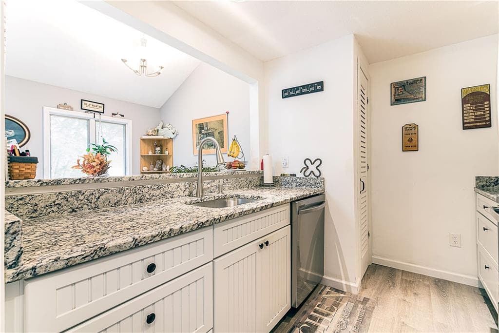 Condominium at 18 Acorn Court UNIT F2, South Kingstown, photo 15 of 33