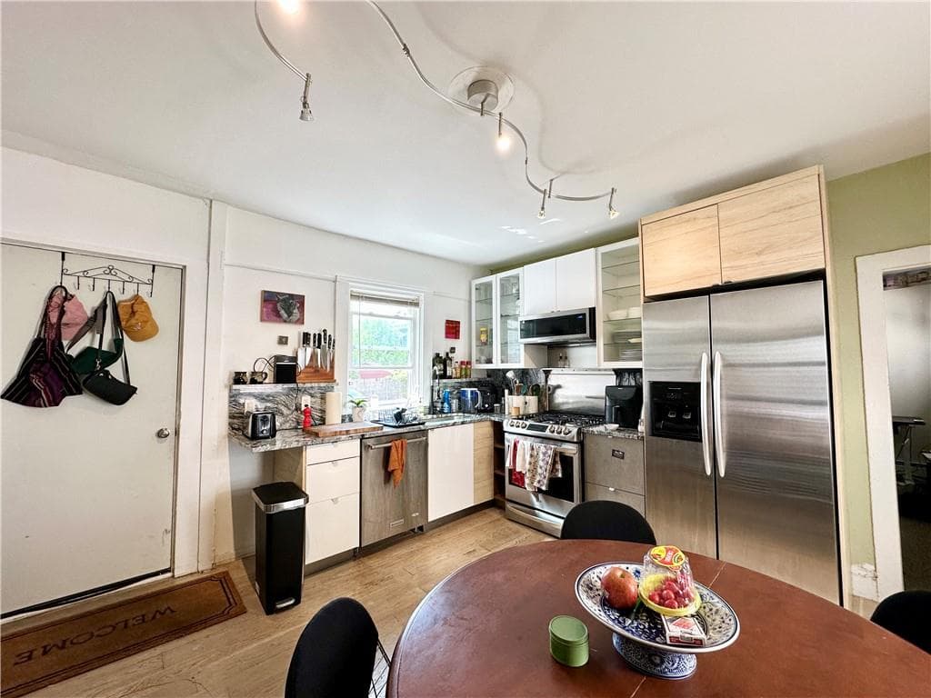 Multi Family at 137 Sutton Street, Providence, photo 5 of 46