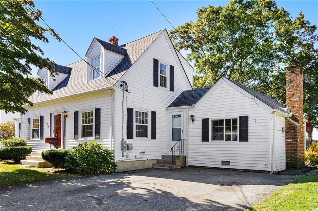 Single Family Residence at 706 High Street, Cumberland, photo 3 of 34