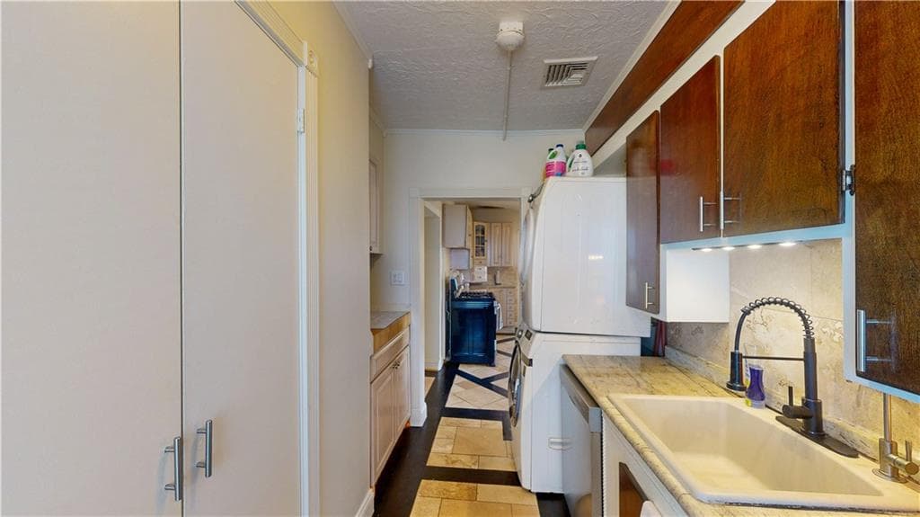 Multi Family at 274 High Street, Woonsocket, photo 14 of 39