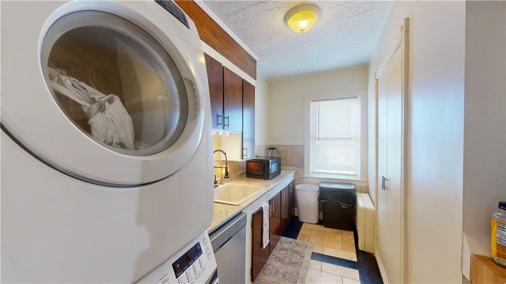 Multi Family at 274 High Street, Woonsocket, photo 11 of 39