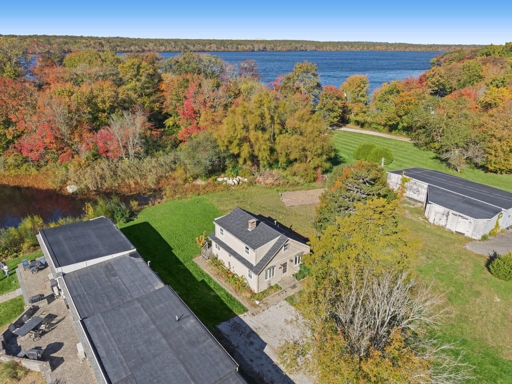 Single Family Residence at 1031 1023 Old Stafford Road, Tiverton, photo 2 of 27