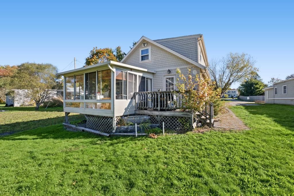 Single Family Residence at 1031 1023 Old Stafford Road, Tiverton, photo 16 of 27