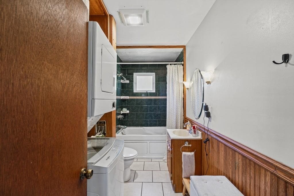 Single Family Residence at 1031 1023 Old Stafford Road, Tiverton, photo 12 of 27
