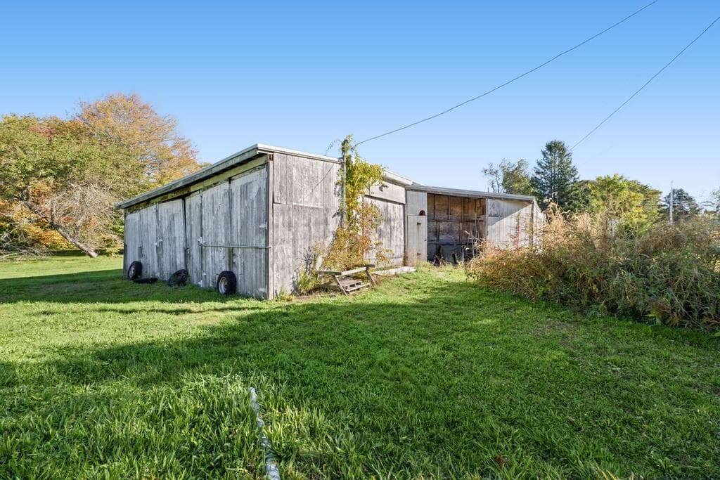 Single Family Residence at 1031 1023 Old Stafford Road, Tiverton, photo 20 of 27