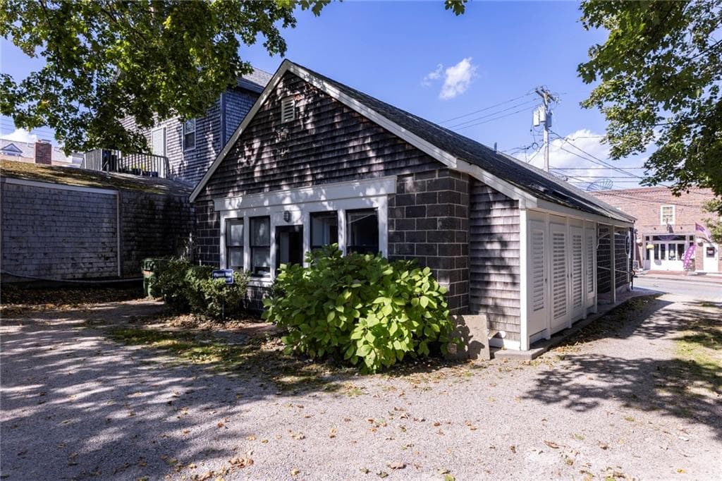 Commercial at 19 Narragansett Avenue, Jamestown, photo 5 of 26