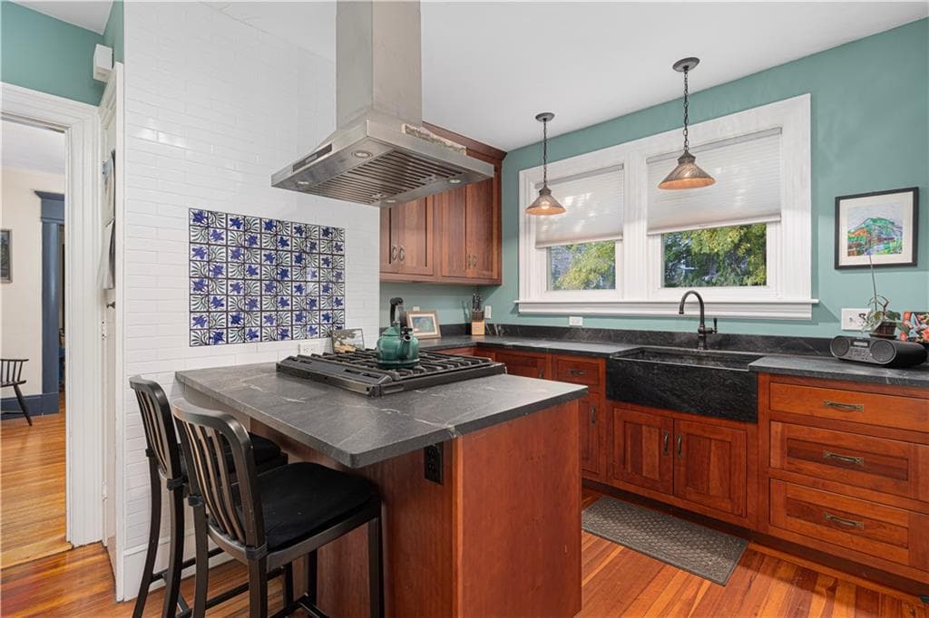 Condominium at 610 Hope Street, Providence, photo 12 of 27