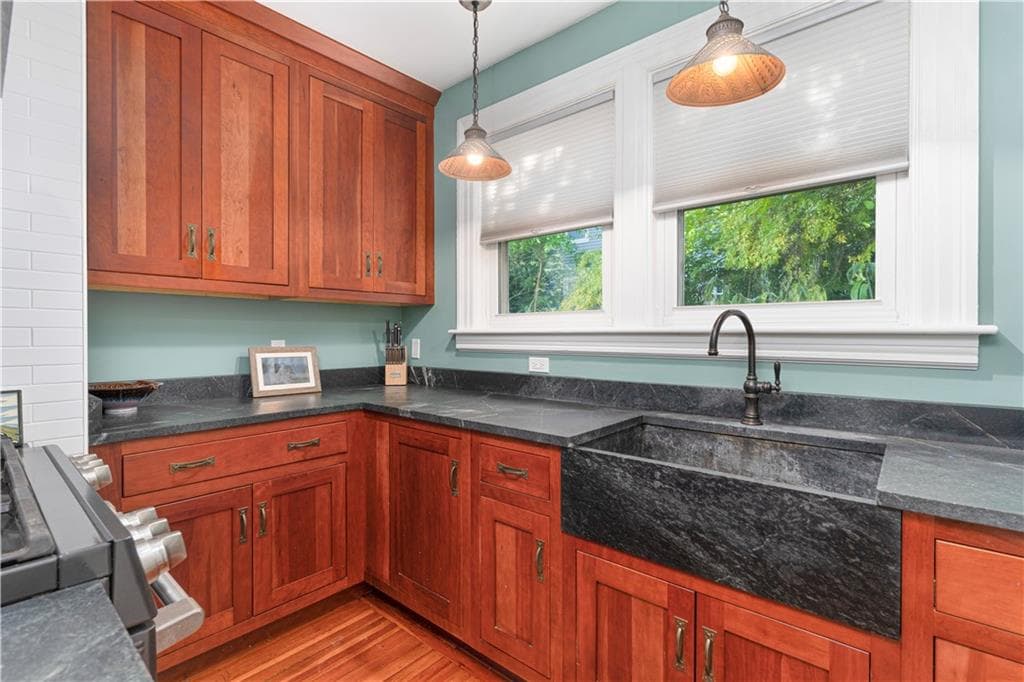 Condominium at 610 Hope Street, Providence, photo 11 of 27