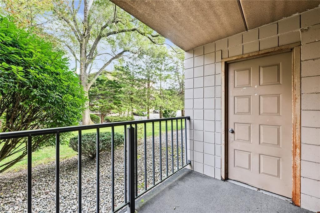 Condominium at 650 East Greenwich Avenue UNIT 2-111, West Warwick, photo 23 of 30