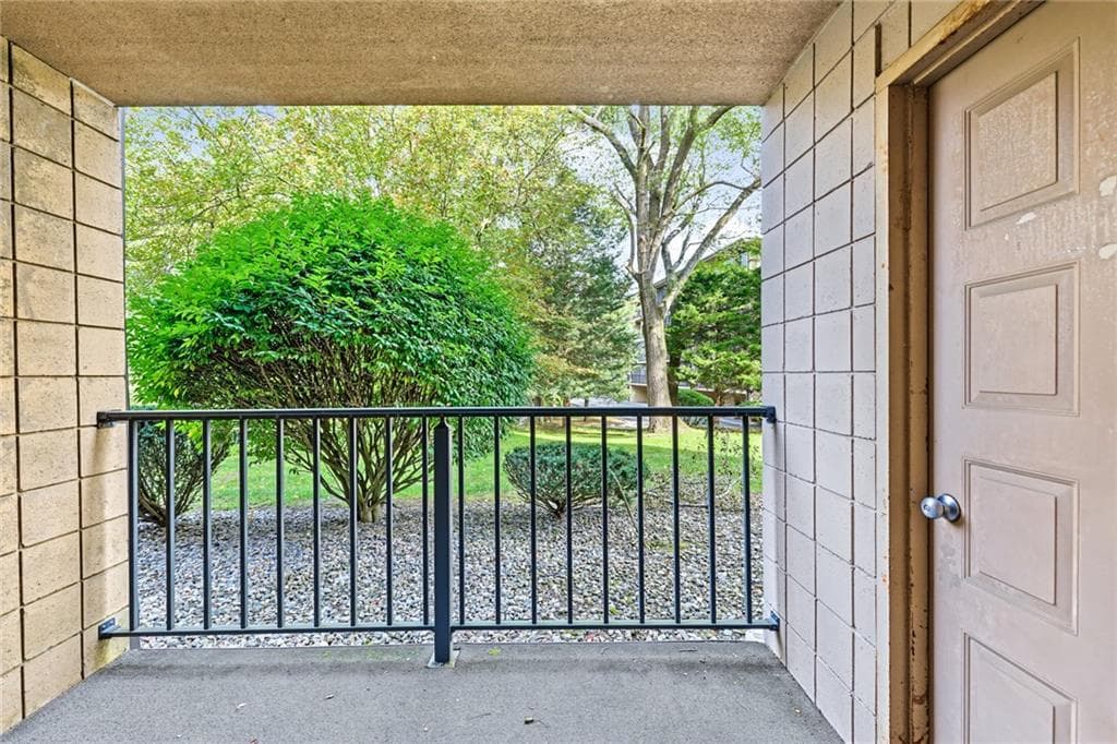Condominium at 650 East Greenwich Avenue UNIT 2-111, West Warwick, photo 22 of 30