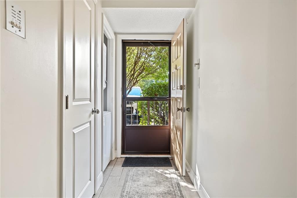 650 East Greenwich Avenue UNIT 2-111