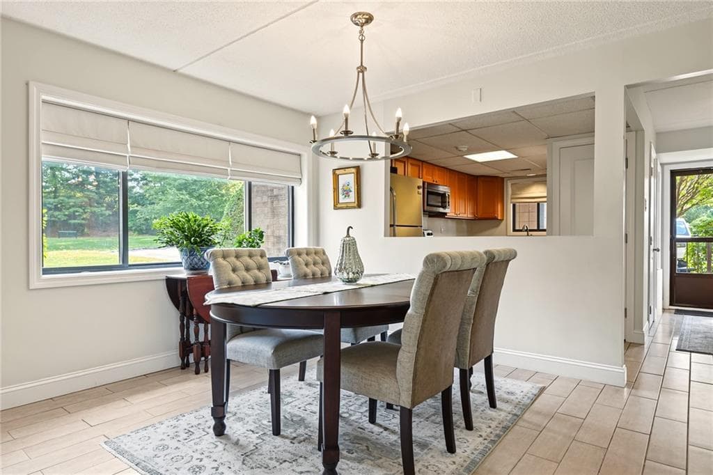Condominium at 650 East Greenwich Avenue UNIT 2-111, West Warwick, photo 5 of 30