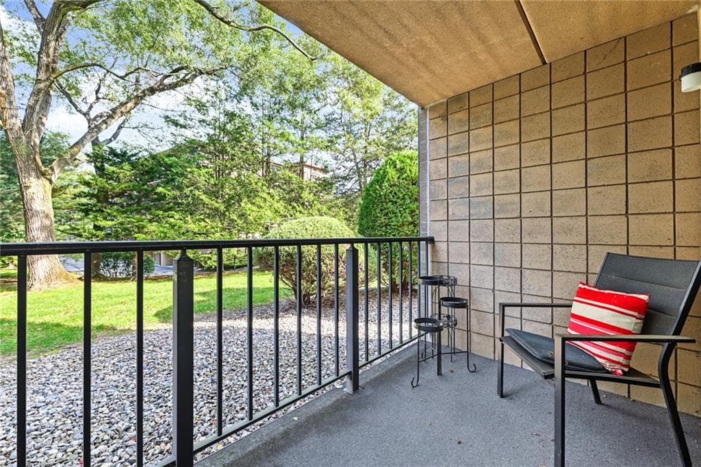 Condominium at 650 East Greenwich Avenue UNIT 2-111, West Warwick, photo 24 of 30