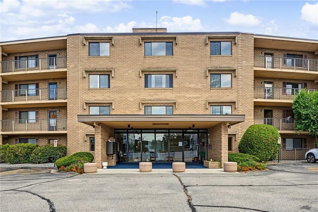 Condominium at 650 East Greenwich Avenue UNIT 2-111, West Warwick, photo 30 of 30