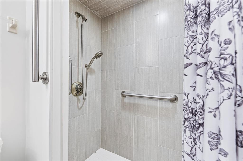 Condominium at 650 East Greenwich Avenue UNIT 2-111, West Warwick, photo 15 of 30