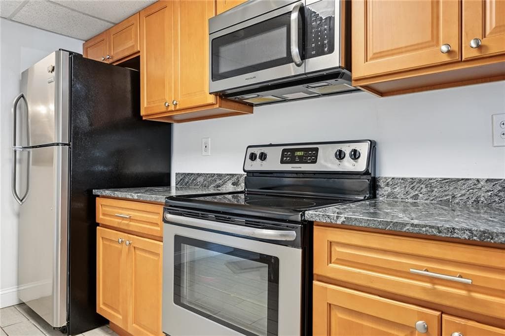 Condominium at 650 East Greenwich Avenue UNIT 2-111, West Warwick, photo 4 of 30