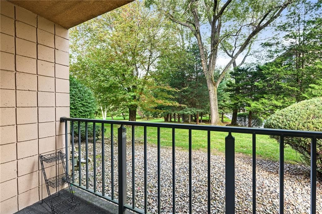 Condominium at 650 East Greenwich Avenue UNIT 2-111, West Warwick, photo 25 of 30