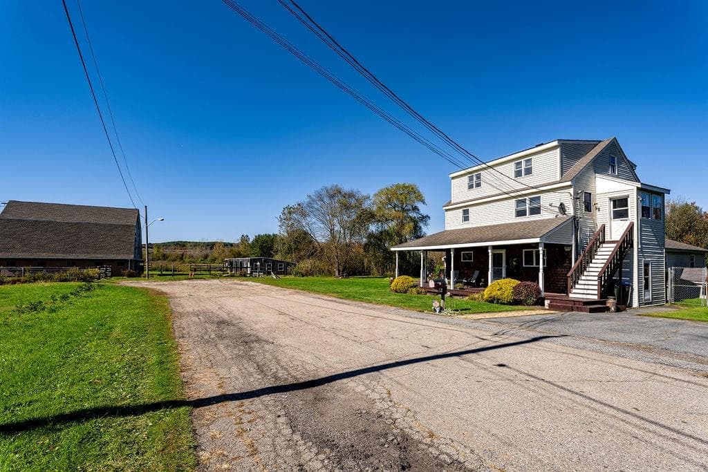 Multi Family at 25 Lamoureux Boulevard, North Smithfield, photo 4 of 47
