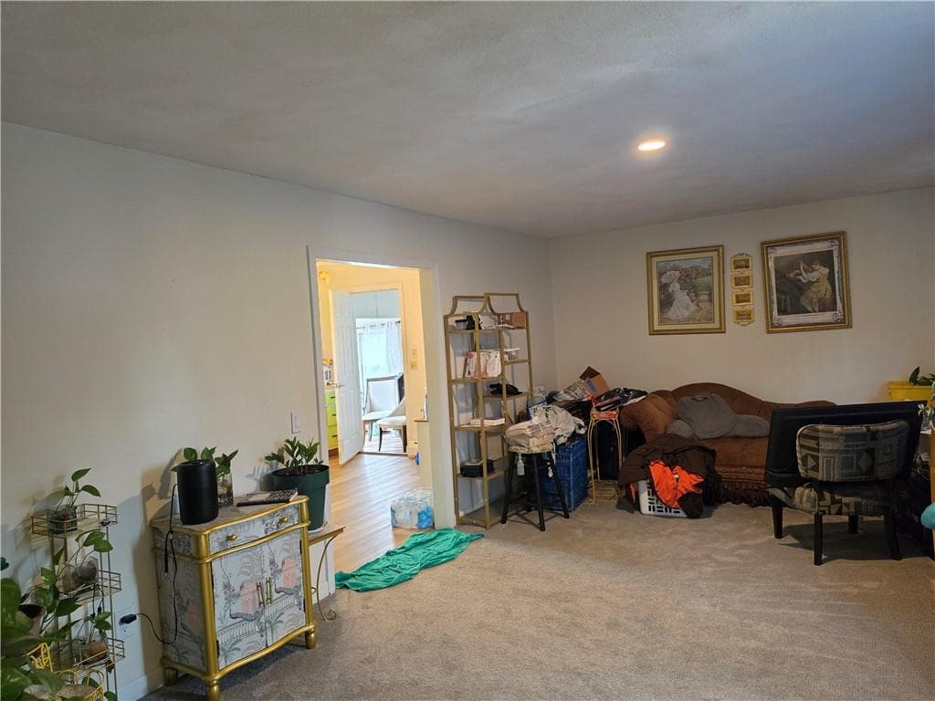 Single Family Residence at 4 Heritage Circle, Johnston, photo 13 of 23