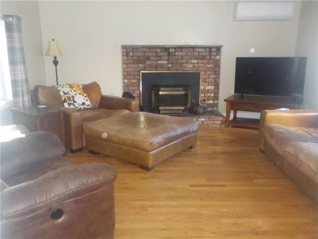 Single Family Residence at 19 Old Pound Hill Road, North Smithfield, photo 13 of 25