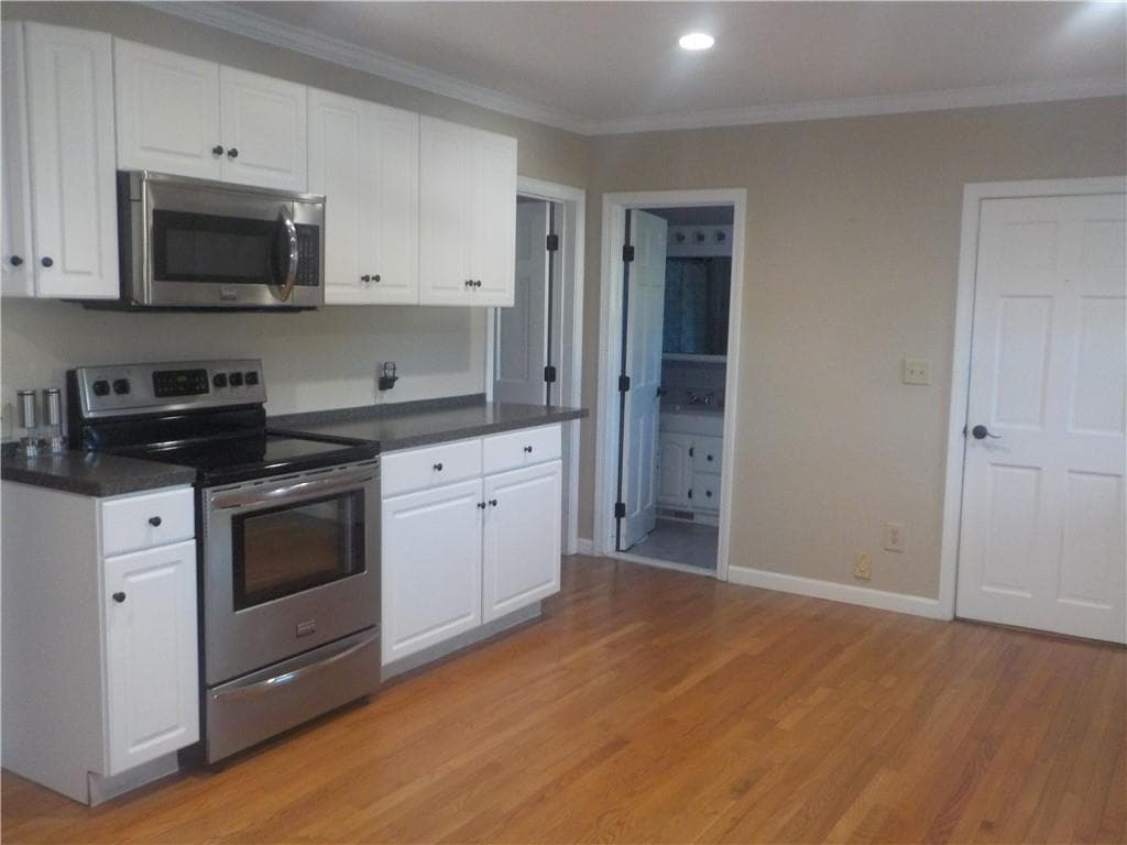 Single Family Residence at 19 Old Pound Hill Road, North Smithfield, photo 12 of 25