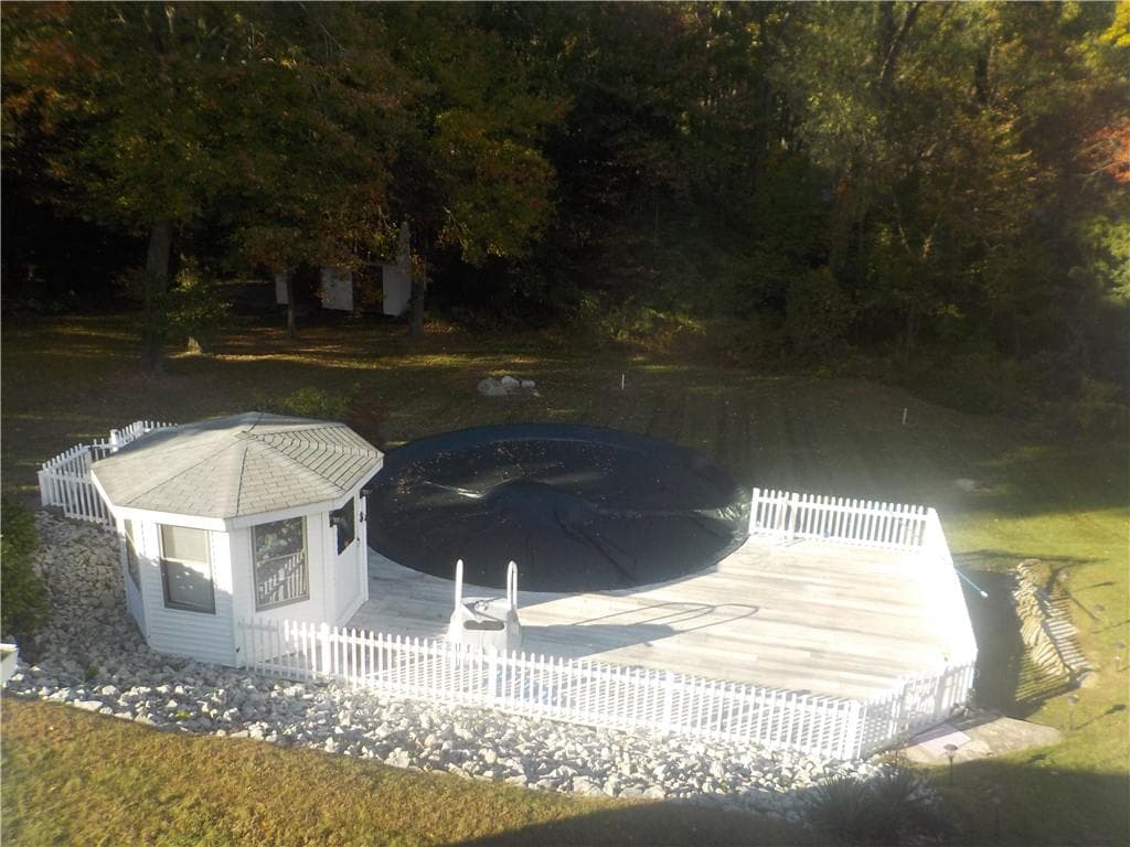 Single Family Residence at 19 Old Pound Hill Road, North Smithfield, photo 5 of 25