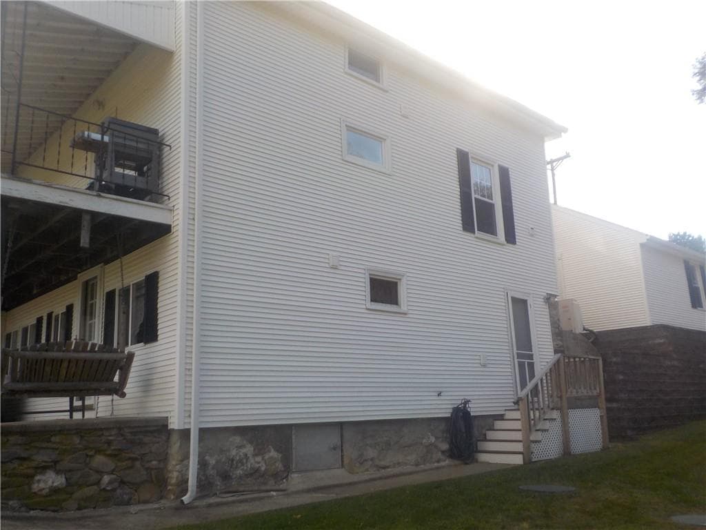 Single Family Residence at 19 Old Pound Hill Road, North Smithfield, photo 4 of 25