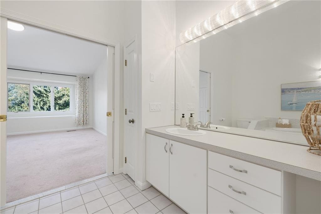 Condominium at 203 Dean Ridge Court, Cranston, photo 23 of 36