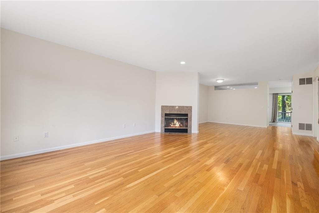 Condominium at 203 Dean Ridge Court, Cranston, photo 6 of 36