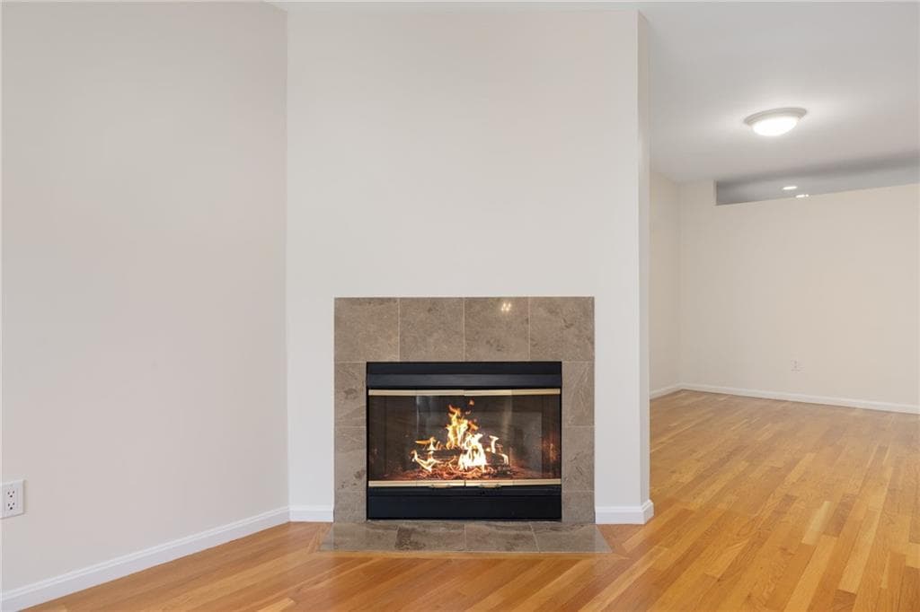 Condominium at 203 Dean Ridge Court, Cranston, photo 8 of 36