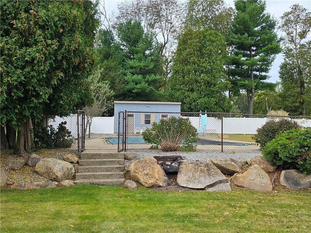 Single Family Residence at 3 Kirker Drive, East Greenwich, photo 3 of 48