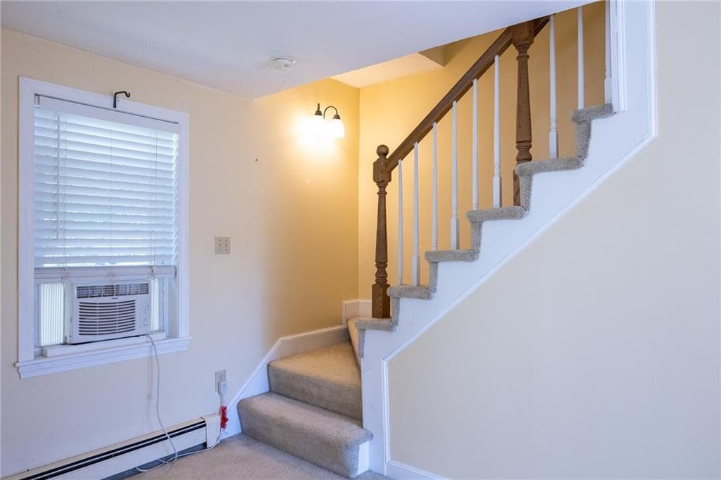 Single Family Residence at 31 Stockholm Street, Bellingham, photo 19 of 33