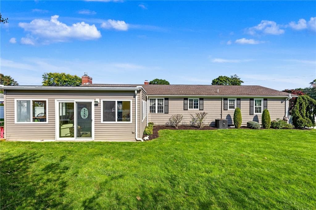 Single Family Residence at 55 Frances Drive, Cranston, photo 6 of 40