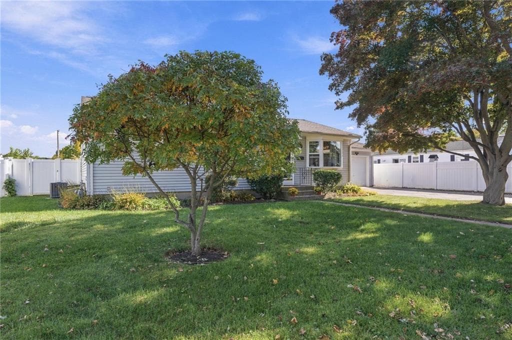 Single Family Residence at 78 Hanover Street, Warwick, photo 23 of 25