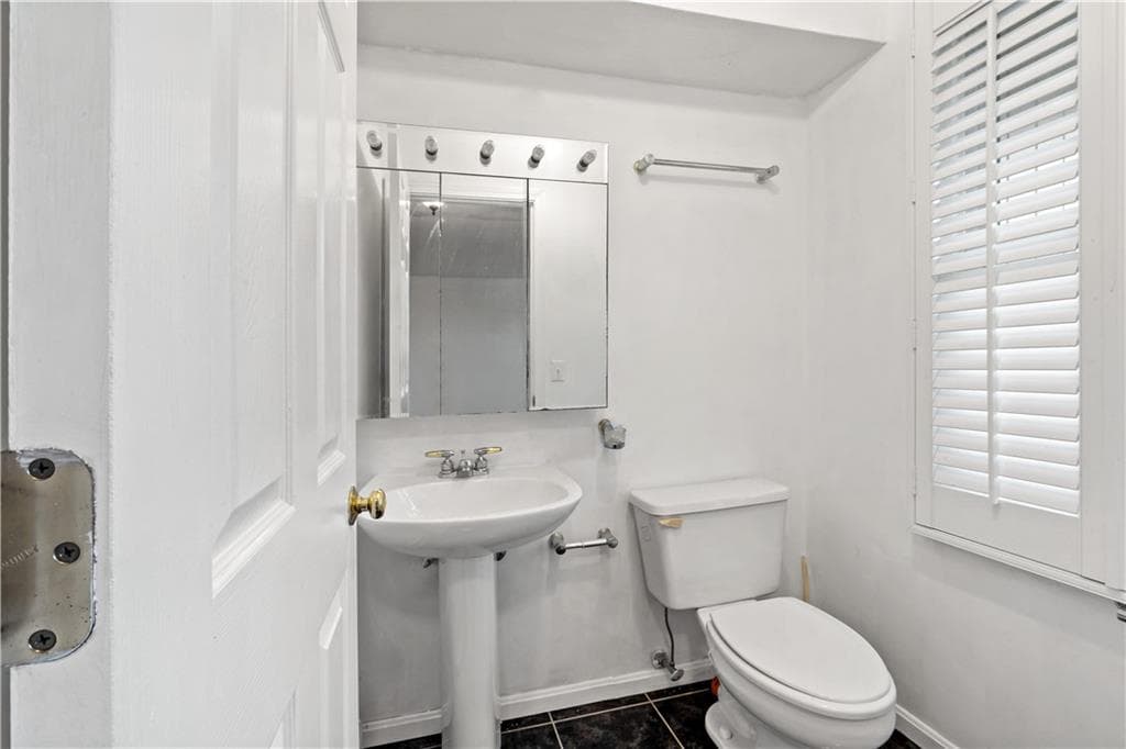 Single Family Residence at 487 Union Street, Portsmouth, photo 24 of 44